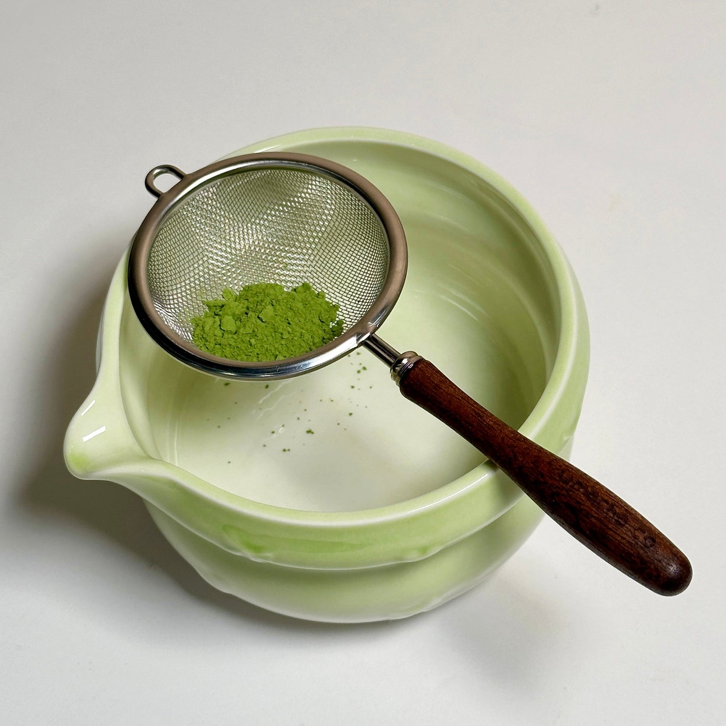 Umacha.co Matcha Sifter - Stainless Steel & Walnut Wood Handle
